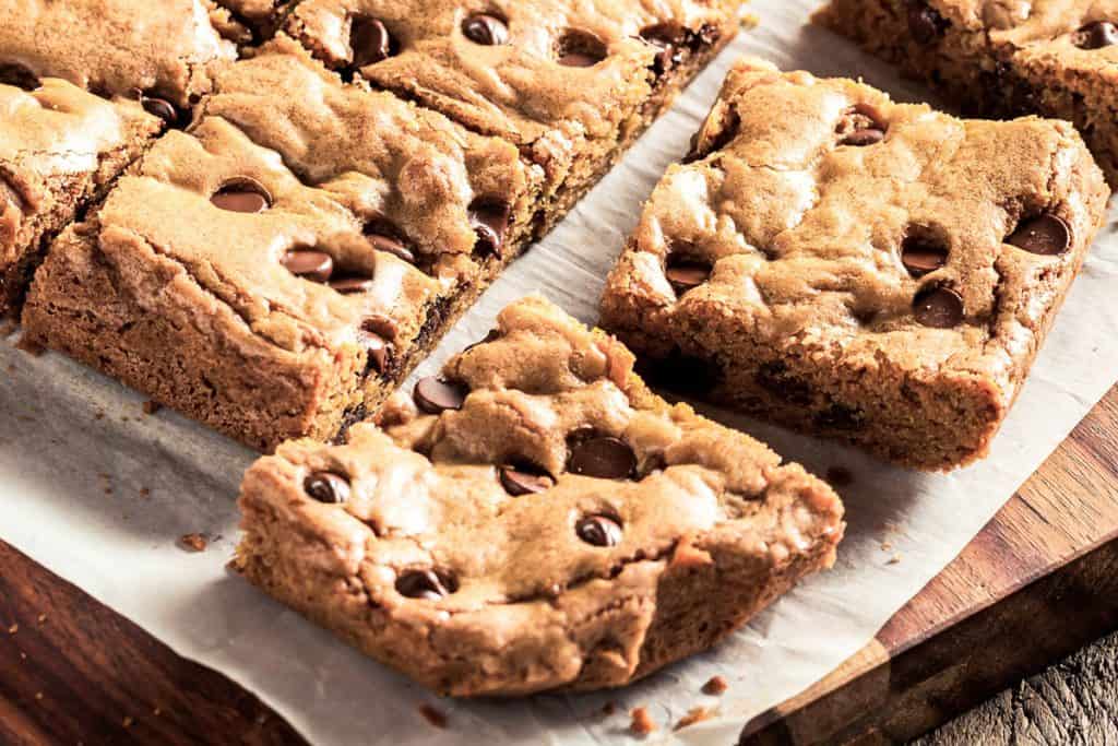 Bar Cookies With Chocolate Chips | Erren's Kitchen