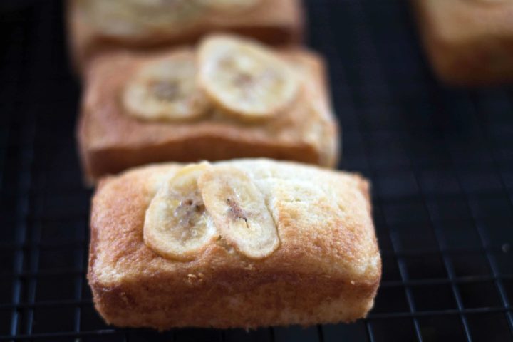 Mini Banana Bread Loaves - Erren's Kitchen