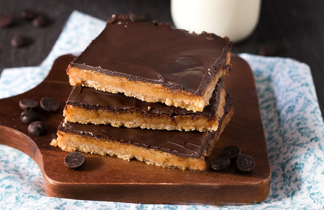 This recipe for Salted Toffee Cookie Bars from Erren's Kitchen has a crunchy base, thick chocolate and sweet, salted toffee. These wonderful treats are gooey, crunchy and simply sumptuous!