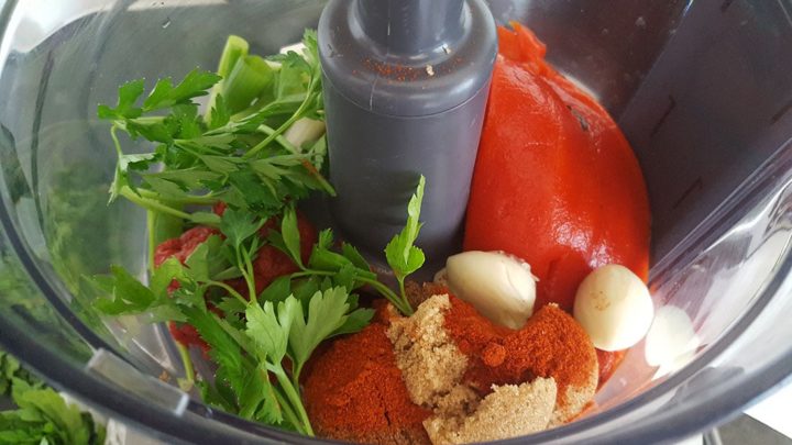 red peppers, coriander garlic in a food mixer