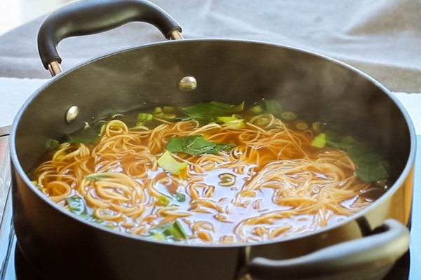 Quick & Easy Chinese Noodle Soup - Erren's Kitchen