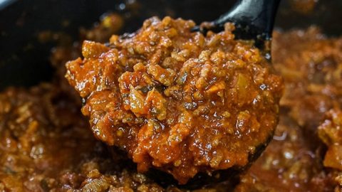 Greek Style Meat Sauce Makaronia Me Kima Erren S Kitchen