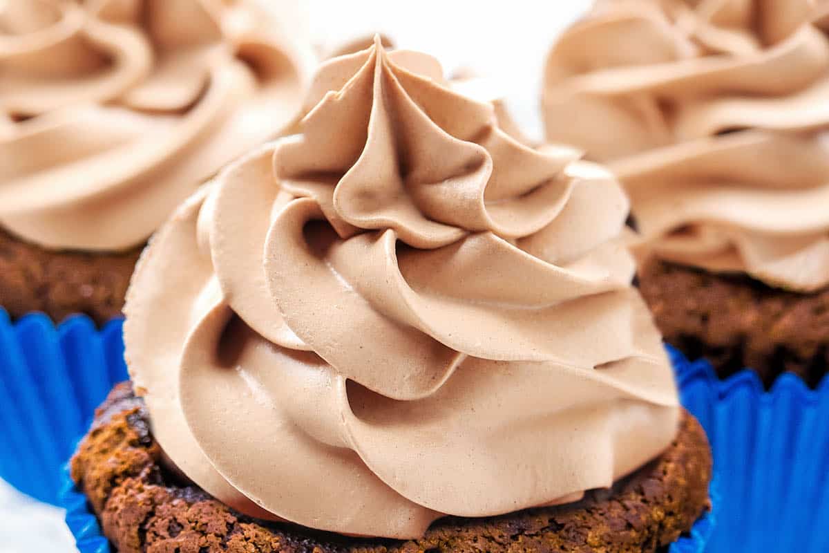 Whipped Cream Frosting with Cream Cheese - Stable & Perfectly Sweet