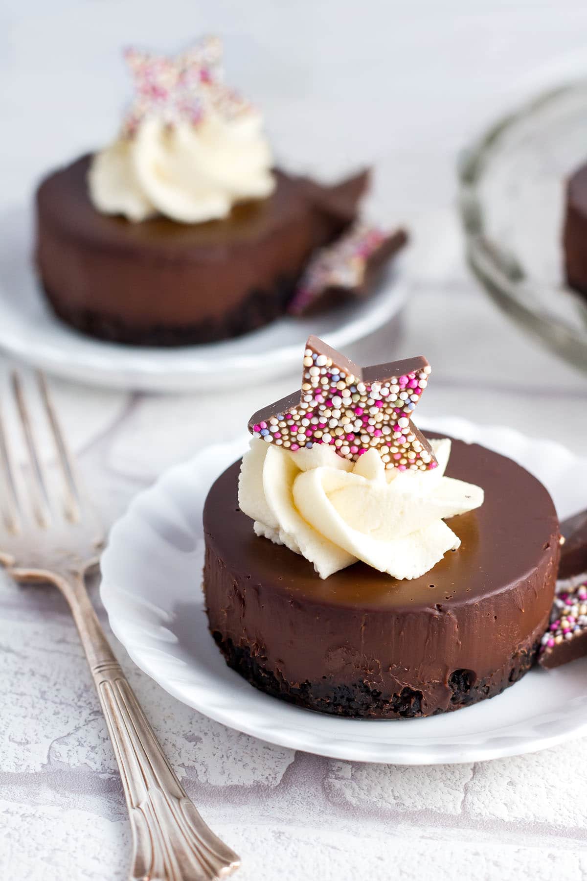 https://www.errenskitchen.com/wp-content/uploads/2020/02/easy-chocolate-dessert-0-5.jpg
