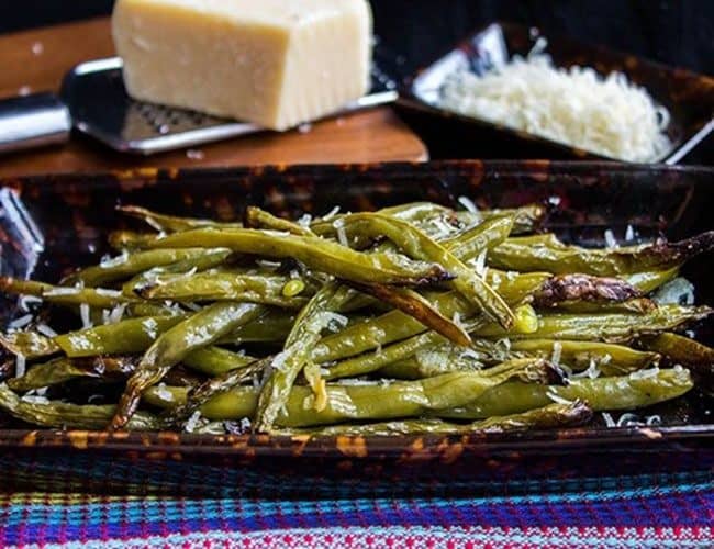 Garlic Roasted Green Beans on a serving disn