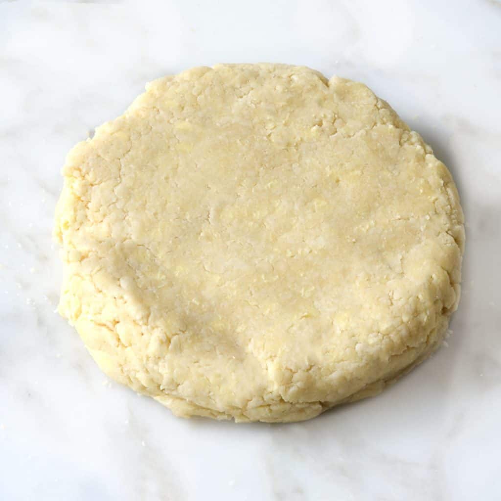 a disk of pie dough