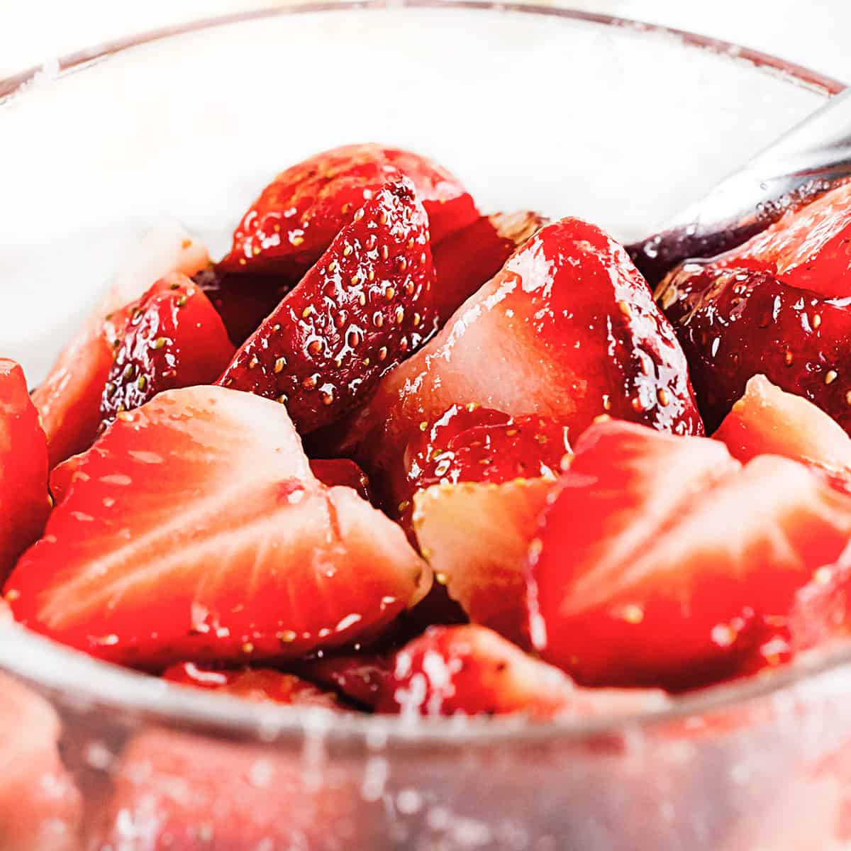 Macerated Strawberries with Sugar - Erren's Kitchen