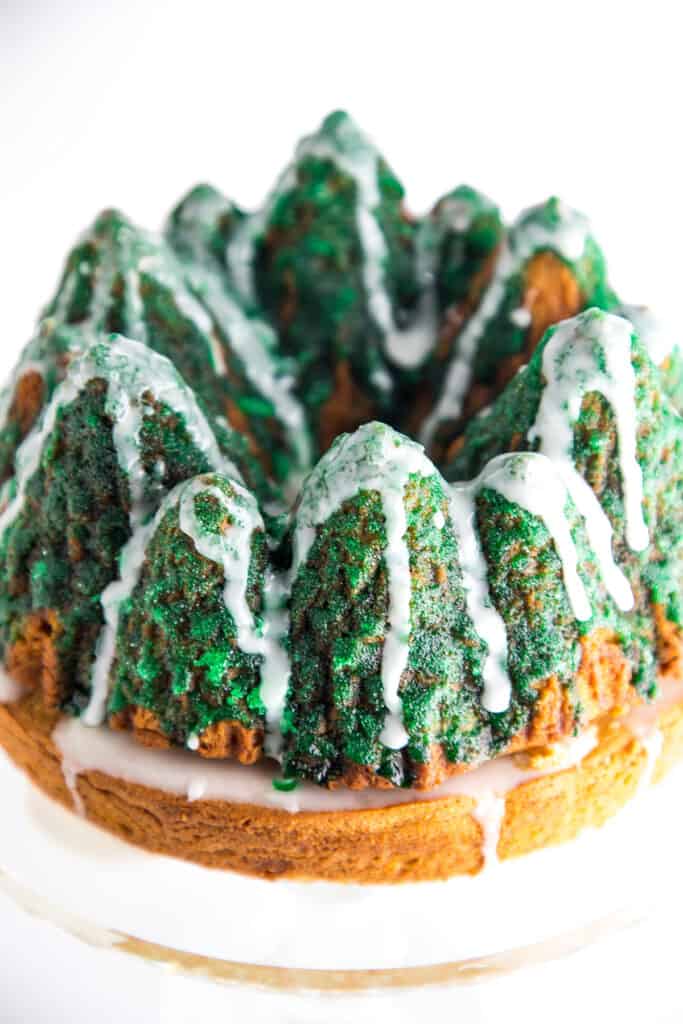 Holiday Tree Cake for Gifts From The Kitchen at #SundaySupper