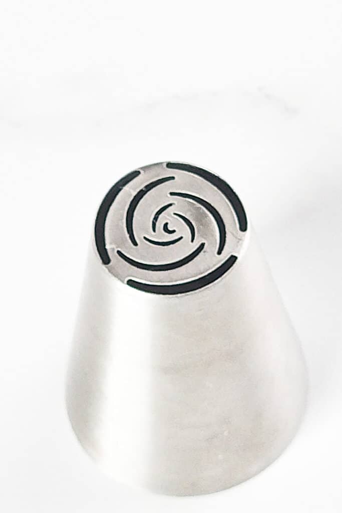 a russian piping tip for roses