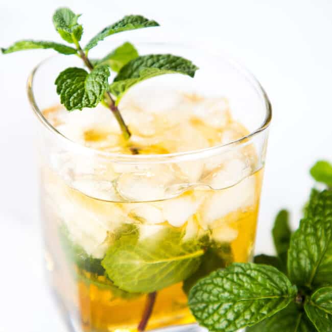 Mint Julep Cocktail - Erren's Kitchen