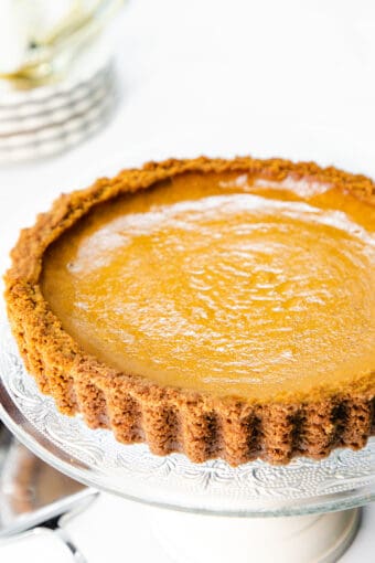 Pumpkin Pie with Graham Cracker Crust - Erren's Kitchen