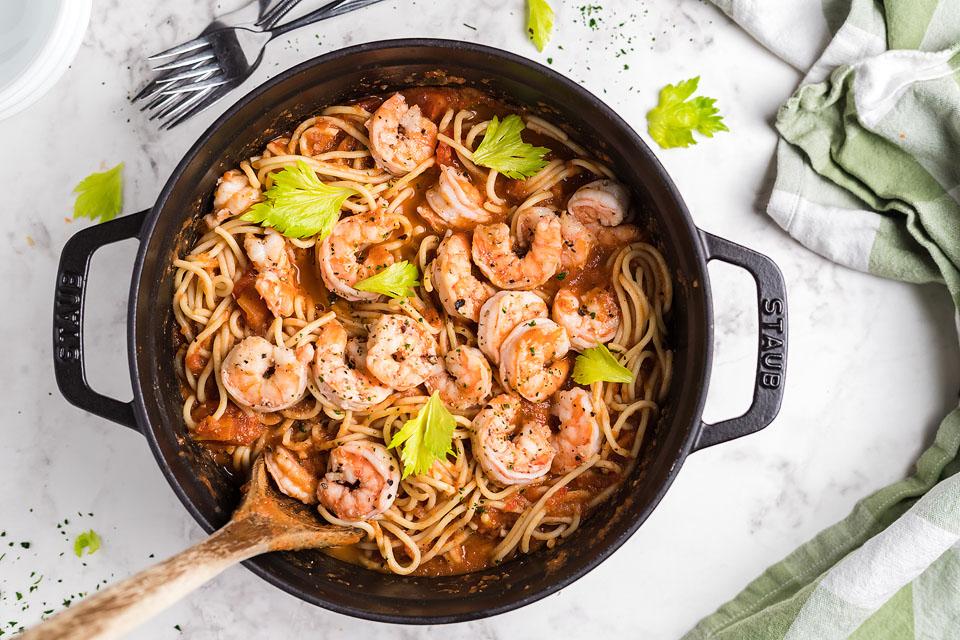 Spicy shrimp with spaghetti in a bowl. 