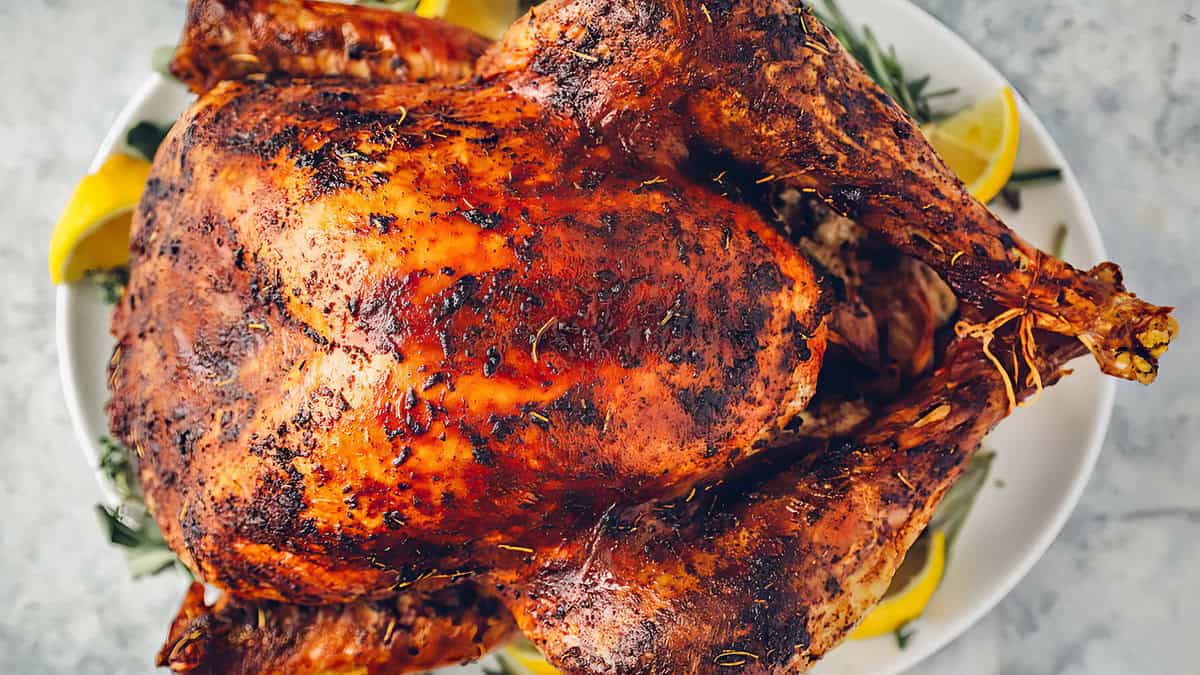 Delicious Thanksgiving Turkey (Easy!) ready to be enjoyed